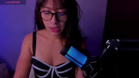 Snapshot of sweet_venus4 chatting on 4, 3, 2025 sweet_venus4 online show from 4, 3, 2025