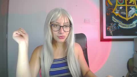 Snapshot of sweet_venus4 chatting on 15, 12, 2025 sweet_venus4 online show from 15, 12, 2025