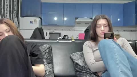 Snapshot of sweet_violetti chatting on 9, 2, 2025 sweet_violetti online show from 9, 2, 2025