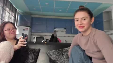 Snapshot of sweet_violetti chatting on 16, 2, 2025 sweet_violetti online show from 16, 2, 2025