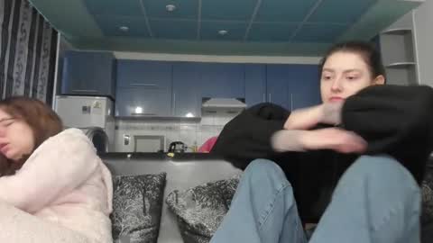 Snapshot of sweet_violetti chatting on 19, 2, 2025 sweet_violetti online show from 19, 2, 2025