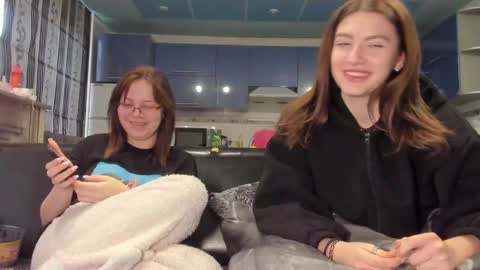 Snapshot of sweet_violetti chatting on 20, 2, 2025 sweet_violetti online show from 20, 2, 2025