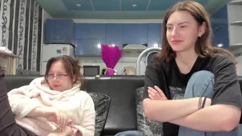 Snapshot of sweet_violetti chatting on 28, 2, 2025 sweet_violetti online show from 28, 2, 2025