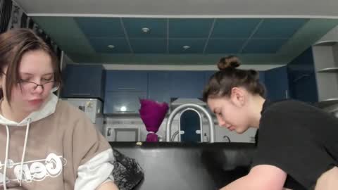 Snapshot of sweet_violetti chatting on 2, 3, 2025 sweet_violetti online show from 2, 3, 2025