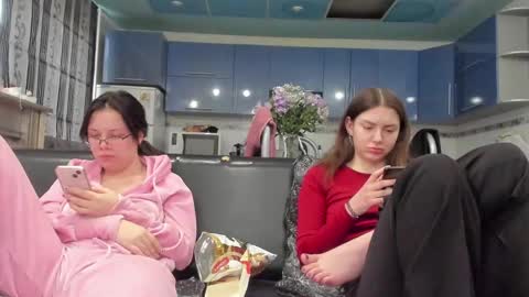 Snapshot of sweet_violetti chatting on 11, 3, 2025 sweet_violetti online show from 11, 3, 2025