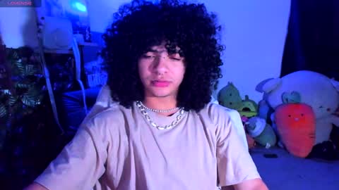 Steven independent model online show from 23, 2, 2025