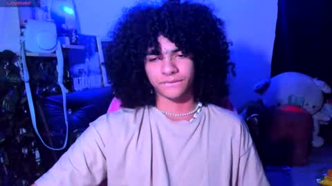 Steven independent model online show from 25, 2, 2025