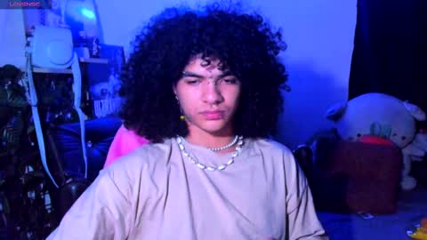 Steven independent model online show from 25, 2, 2025