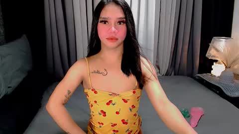 Snapshot of sweet_zoey12 chatting on 11, 10, 2025 bea takashi online show from 11, 10, 2025