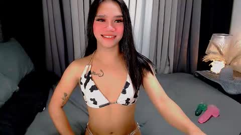Snapshot of sweet_zoey12 chatting on 15, 10, 2025 bea takashi online show from 15, 10, 2025
