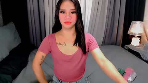 Snapshot of sweet_zoey12 chatting on 29, 10, 2025 bea takashi online show from 29, 10, 2025