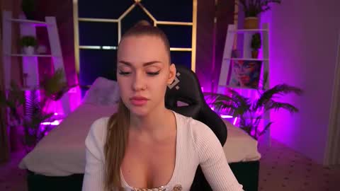 Snapshot of sweetangellic chatting on 15, 10, 2025 SweetAngellic online show from 15, 10, 2025