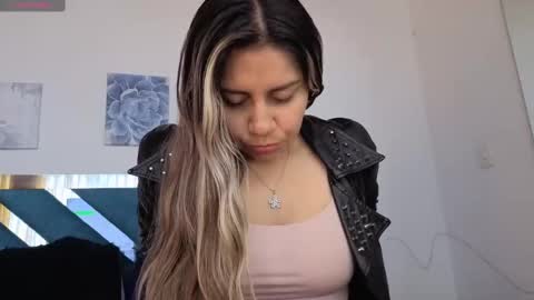 Snapshot of sweetblueberry_ chatting on 7, 10, 2025 Cinthia online show from 7, 10, 2025