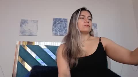 Snapshot of sweetblueberry_ chatting on 15, 10, 2025 Cinthia online show from 15, 10, 2025
