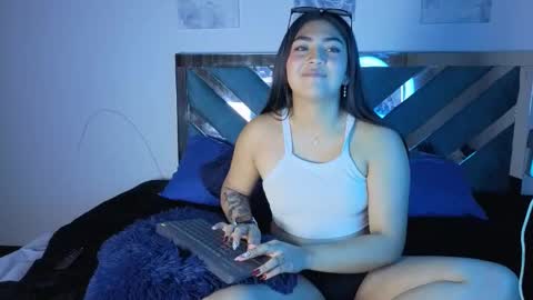 Snapshot of sweetblueberry_ chatting on 17, 10, 2025 Cinthia online show from 17, 10, 2025