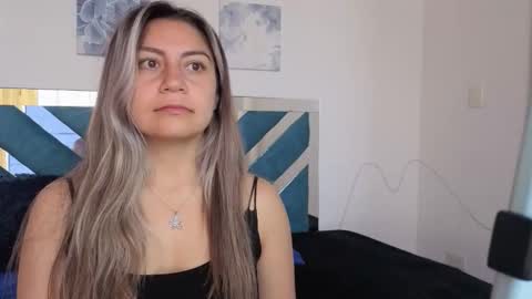 Snapshot of sweetblueberry_ chatting on 17, 10, 2025 Cinthia online show from 17, 10, 2025