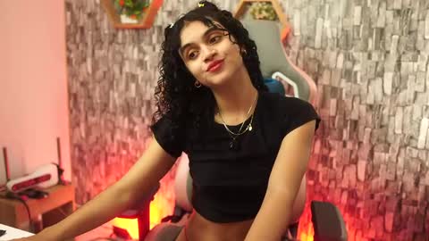 Salom independent model online show from 13, 4, 2026