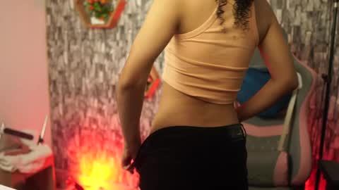 Salom independent model online show from 20, 4, 2026