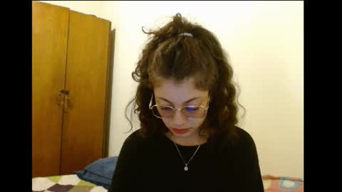 sweetcalm_ online show from 5, 2, 2026