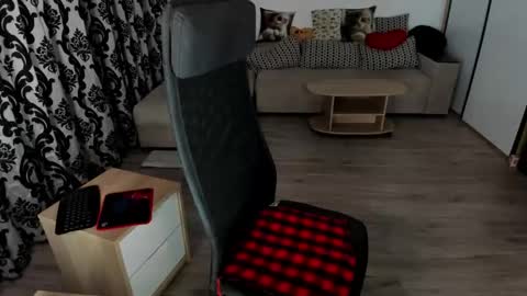 Charlotte online show from 23, 10, 2025