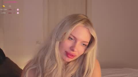 Snapshot of sweetcherryblonde chatting on 22, 10, 2025 Barbie online show from 22, 10, 2025