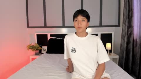 Eva Short hair girl  - Victoria Long red hair online show from 9, 3, 2026