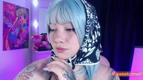       Independent model online show from 20, 10, 2025