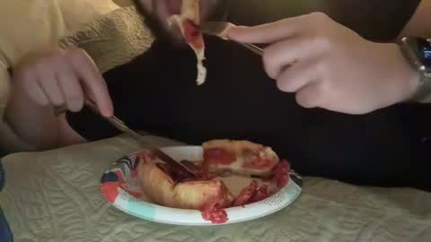 Snapshot of sweetcub28 chatting on 23, 11, 2025 SureThing online show from 23, 11, 2025