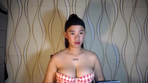Snapshot of sweetdannica chatting on 27, 5, 2026 Danni online show from 27, 5, 2026