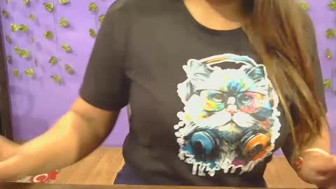 sweetdream220 online show from 1, 1, 2025