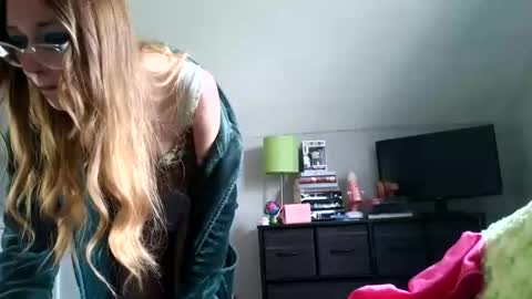 Snapshot of sweetgirlls chatting on 22, 5, 2026 sweetgirlls online show from 22, 5, 2026