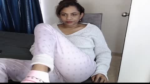 Snapshot of sweetgirlm_ chatting on 15, 10, 2025 Any online show from 15, 10, 2025