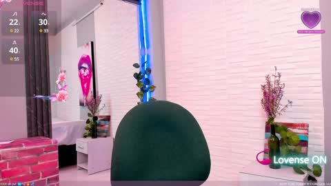 Snapshot of sweetieandjuiicy chatting on 1, 2, 2025 Call me Nataly online show from 1, 2, 2025