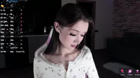 Snapshot of sweetiebones chatting on 31, 1, 2025 bratty gf online show from 31, 1, 2025