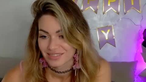 Snapshot of sweetiedarlingxoxox chatting on 20, 9, 2025 Daddy Babby Girl online show from 20, 9, 2025