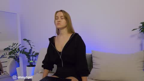 SweetKira1 online show from 24, 11, 2025