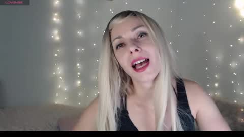 Snapshot of sweetledyselin chatting on 16, 12, 2024 SweetLedySelin online show from 16, 12, 2024