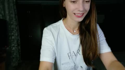 Snapshot of sweetledyselin chatting on 11, 9, 2025 SweetLedySelin online show from 11, 9, 2025