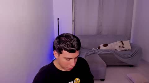 Snapshot of sweetlian_04 chatting on 4, 3, 2025 Lian online show from 4, 3, 2025