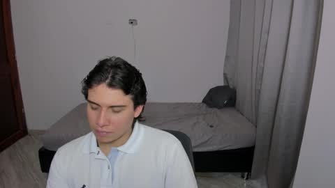 Snapshot of sweetlian_04 chatting on 8, 10, 2025 Lian online show from 8, 10, 2025