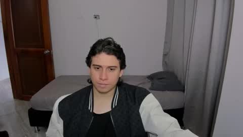 Snapshot of sweetlian_04 chatting on 9, 10, 2025 Lian online show from 9, 10, 2025