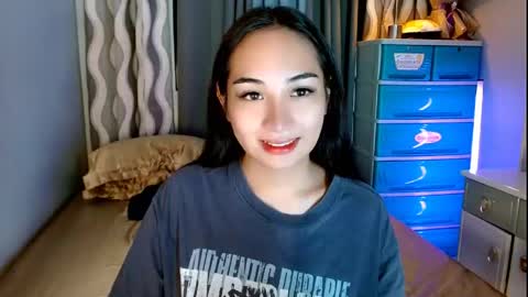 Snapshot of sweetlilly_18 chatting on 4, 6, 2026 Lilly online show from 4, 6, 2026