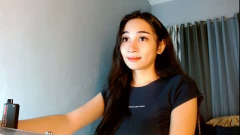 Snapshot of sweetlilly_18 chatting on 18, 7, 2026 Lilly online show from 18, 7, 2026