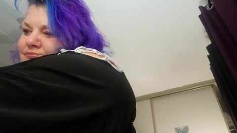 sweetlolajean online show from 6, 1, 2025