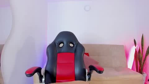 instagram sweetluna 0 online show from 15, 12, 2025