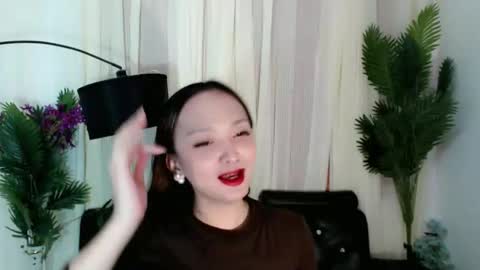 Snapshot of sweetlunarose chatting on 19, 4, 2026 lilcherry online show from 19, 4, 2026