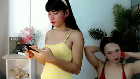 Snapshot of sweetlunarose chatting on 23, 4, 2026 lilcherry online show from 23, 4, 2026