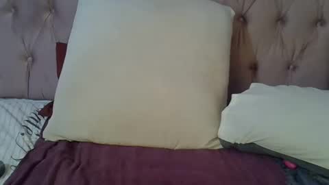 Snapshot of sweetmellowx1 chatting on 2, 3, 2025 sweetmellowx1 online show from 2, 3, 2025