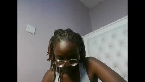 Snapshot of sweetnovah chatting on 10, 6, 2026 Novah girlie online show from 10, 6, 2026