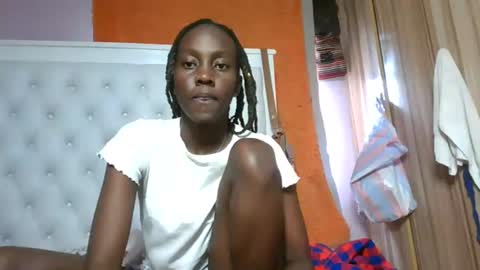 Snapshot of sweetnovah chatting on 19, 6, 2026 Novah girlie online show from 19, 6, 2026